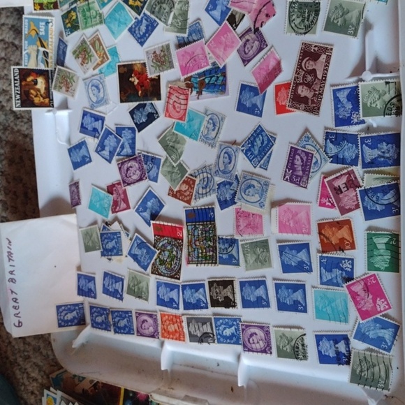 Stamp collection - Picture 2 of 4